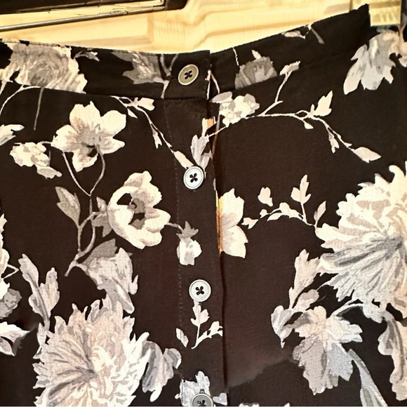 NWT Women’s Floral Button Front Maxi Skirt - Picture 3 of 4